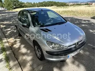 Usado Peugeot 206 60 CV (44 kW) 2004 Gris / plata Berlina