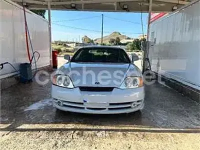 Usado Hyundai Coupé 105 CV (77 kW) 2005 Gris / plata Coupe
