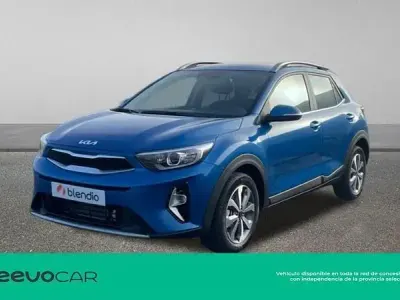 Usado Kia Stonic 100 CV (73 kW) 2024 Azul SUV