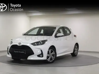 Usado Toyota Yaris Hybrid Active 116 CV (85 kW) 2025 Blanco Berlina