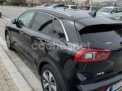 Usado Kia Niro 141 CV (103 kW) 2018 Negro SUV
