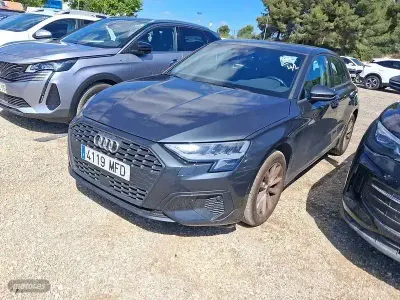 Usado Audi A3 Premium 116 CV (85 kW) 2023 Gris Berlina