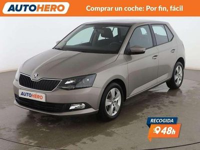 Usado Skoda Fabia Ambition 90 CV (66 kW) 2017 Gris Utilitario