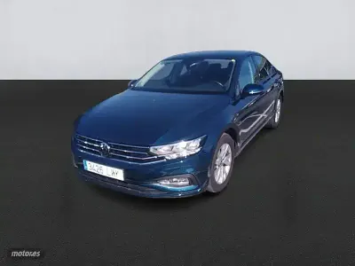 Usado VW Passat Business 122 CV (89 kW) 2022 Azul Familiar