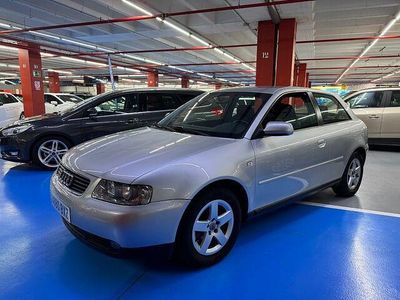 Plateado Usado 2002 Audi A3 Ambition Utilitario | 5990 € (Un poco caro)