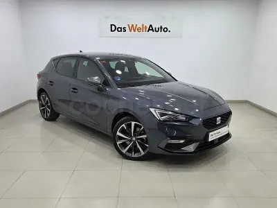 Begagnad Seat Leon FR 204 HK (150 kW) 2021 Grå Sedan