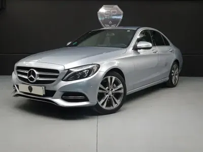 Käytetty Mercedes C220 170 HP (125 kW) 2014 Hopea Sedan