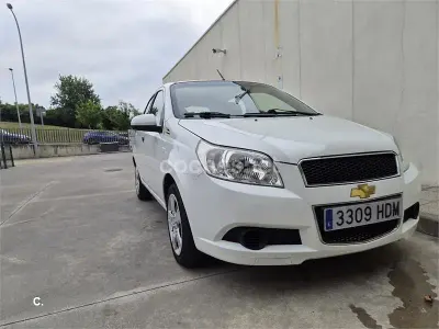 Usado Chevrolet Aveo LS 84 CV (61 kW) 2011 Blanco Berlina