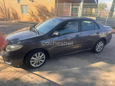 Usado Toyota Corolla Sol 126 CV (92 kW) 2007 Marrón Berlina