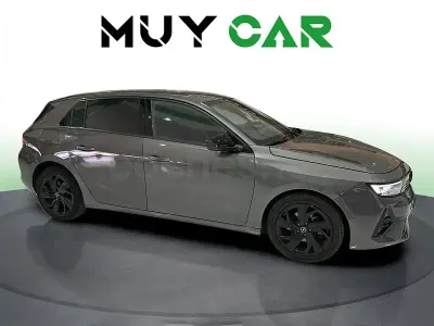 Usado Opel Astra 130 CV (95 kW) 2023 Gris / plata Utilitario