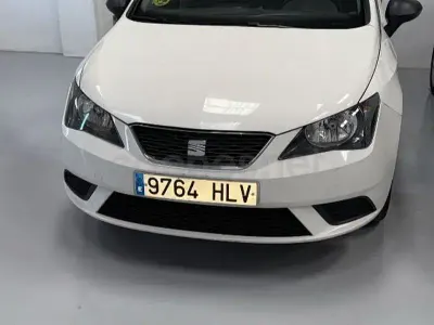 Usado Seat Ibiza Reference 90 CV (66 kW) 2012 Blanco Berlina