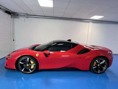Rojo Usado 2022 Ferrari SF90 Coupe | 595.000 €