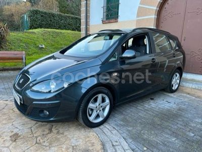Usado Seat Altea XL Reference 105 CV (77 kW) 2010 Negro Monovolumen