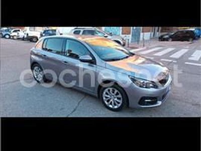 Usado Peugeot 308 Business-Line 130 CV (95 kW) 2019 Gris / plata Berlina