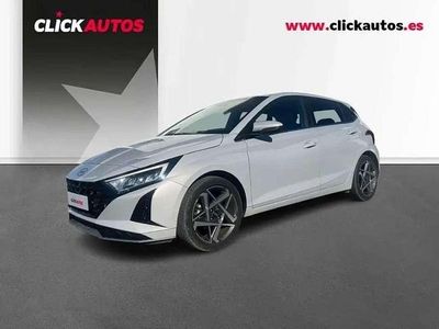 Usado Hyundai i20 101 CV (74 kW) 2025 Gris Utilitario