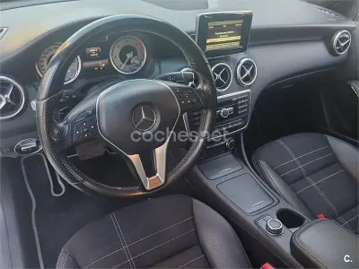 Usado Mercedes A180 Urban 109 CV (80 kW) 2015 Blanco Utilitario