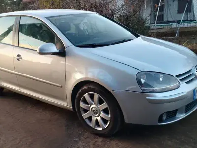 Usado VW Golf IV 110 CV (80 kW) 2004 Gris / plata Berlina