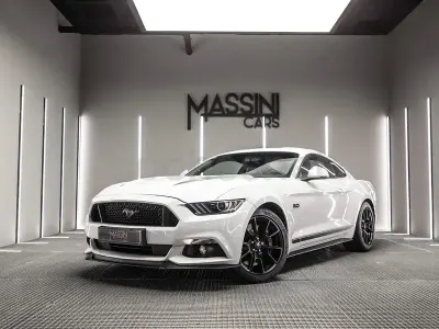 Usado Ford Mustang GT 450 CV (330 kW) 2018 Blanco Coupe