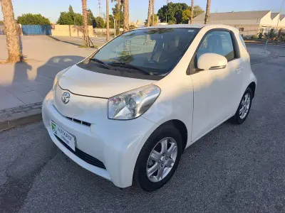 Usado Toyota iQ 68 CV (50 kW) 2009 Blanco Utilitario