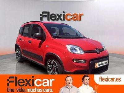 Usado Fiat Panda 70 CV (51 kW) 2022 Rojo Utilitario