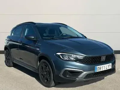 Usado Fiat Tipo Cross 130 CV (95 kW) 2022 Gris
