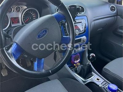 Usado Ford Focus Trend 109 CV (80 kW) 2010 Blanco Berlina