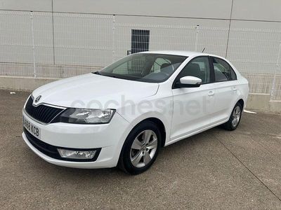 Usado Skoda Rapid Style 116 CV (85 kW) 2018 Blanco Utilitario