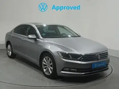 Usado VW Passat Advance 150 CV (110 kW) 2018 Gris Berlina