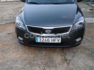Używany Kia Ceed Active 128 KM (94 kW) 2011 Szary Hatchback