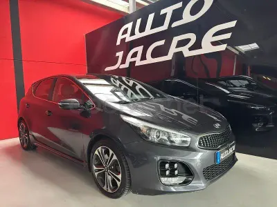 Usado Kia Ceed GT GT-Line 136 HP (100 kW) 2018 Cinzento Sedan