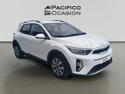 Usado Kia Stonic 100 CV (73 kW) 2022 Blanco SUV