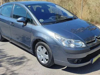Usado Citroën C4 110 CV (80 kW) 2007 Azul Berlina