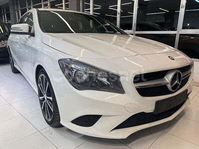 Usado Mercedes CLA200 Shooting Brake Urban 136 CV (100 kW) 2016 Blanco Familiar