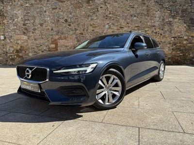 Usado Volvo V60 Momentum 197 CV (144 kW) 2021 Azul Familiar