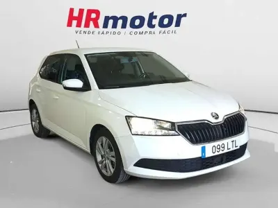 Usado Skoda Fabia Ambition 95 CV (69 kW) 2021 Blanco Utilitario
