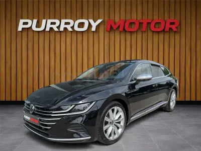 Usado VW Arteon Elegance 150 CV (110 kW) 2022 Gris / plata Familiar