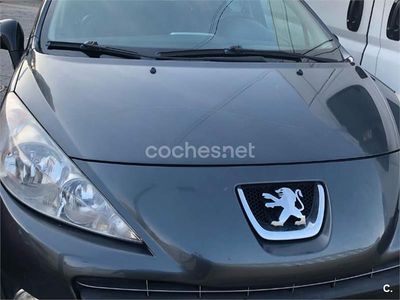 Usado Peugeot 207 Outdoor Outdoor 110 CV (80 kW) 2010 Gris / plata Familiar