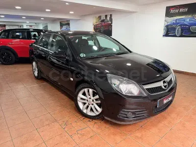 Usado Opel Vectra Sport 120 CV (88 kW) 2007 Negro Familiar
