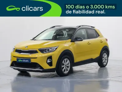 Usado Kia Stonic 84 HP (61 kW) 2018 Amarelo SUV