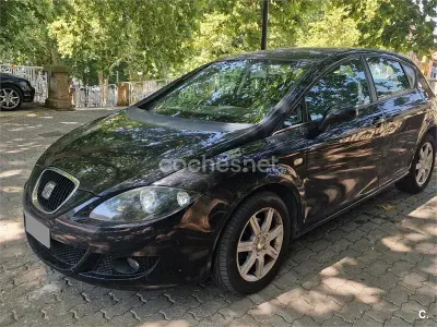 Usado Seat Leon Reference 105 CV (77 kW) 2007 Negro Utilitario
