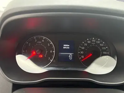 Usado Dacia Duster 100 CV (73 kW) 2021 Rojo SUV