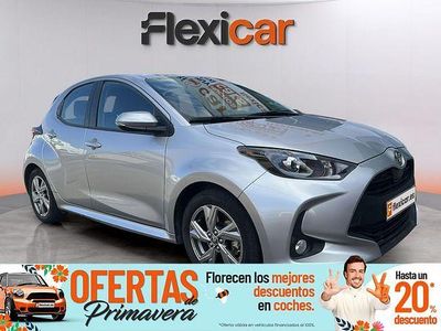 Usado Toyota Yaris Hybrid Active 116 CV (85 kW) 2024 Gris Berlina