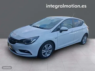 Usado Opel Astra Selective 104 CV (76 kW) 2017 Blanco Berlina