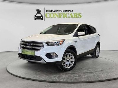 Usado Ford Kuga Trend 150 HP (110 kW) 2016 Branco SUV