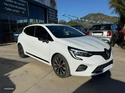 Usado Renault Clio V LIMITED 90 CV (66 kW) 2023 Blanco Berlina