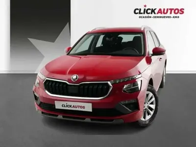 Usado Skoda Kamiq Selection 116 CV (85 kW) 2025 Rojo SUV