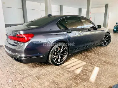 Usado BMW 730 265 CV (194 kW) 2018 Gris / plata Berlina