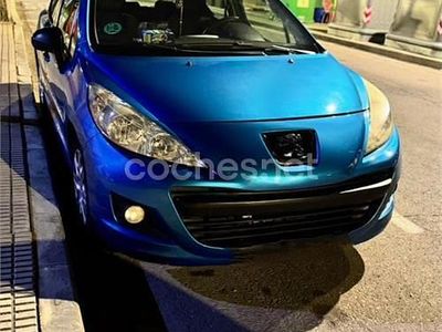 Usado Peugeot 207 Active 95 CV (69 kW) 2011 Azul Familiar
