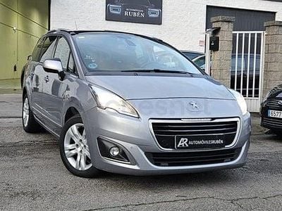 Usado Peugeot 5008 Allure 150 CV (110 kW) 2015 Gris / plata Monovolumen