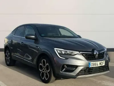 Usado Renault Arkana Techno 140 CV (102 kW) 2022 Gris SUV